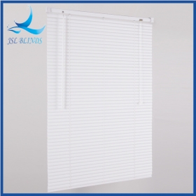 Tende veneziane in PVC colorate