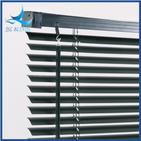 Tende veneziane in PVC nero